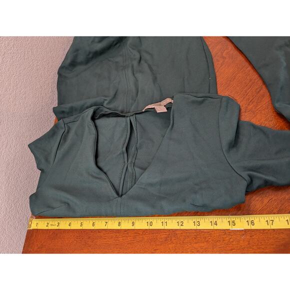 Forever 21 Contemporary Sheath Dress XS Green VNeck Bell Sleeve Keyhole‎ Short - Picture 7 of 11